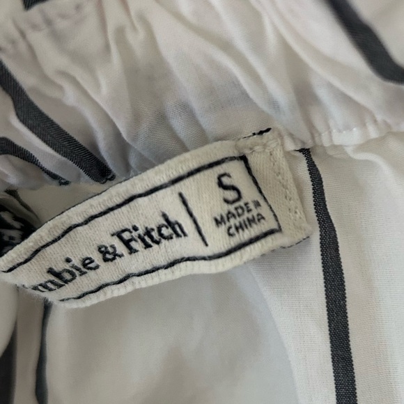 A&F Plaid Off the Shoulder Blouse 
Size: Small
NWOT - Picture 11 of 11